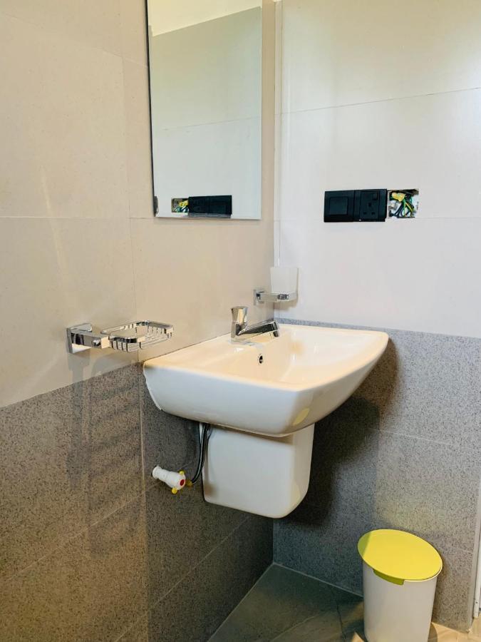Pearl Gardens Midigama Hotel Екстериор снимка