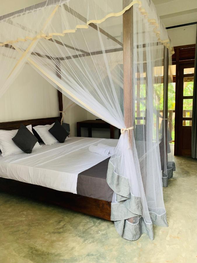 Pearl Gardens Midigama Hotel Екстериор снимка